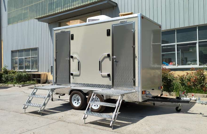 Toilet-Trailer-for-Sale